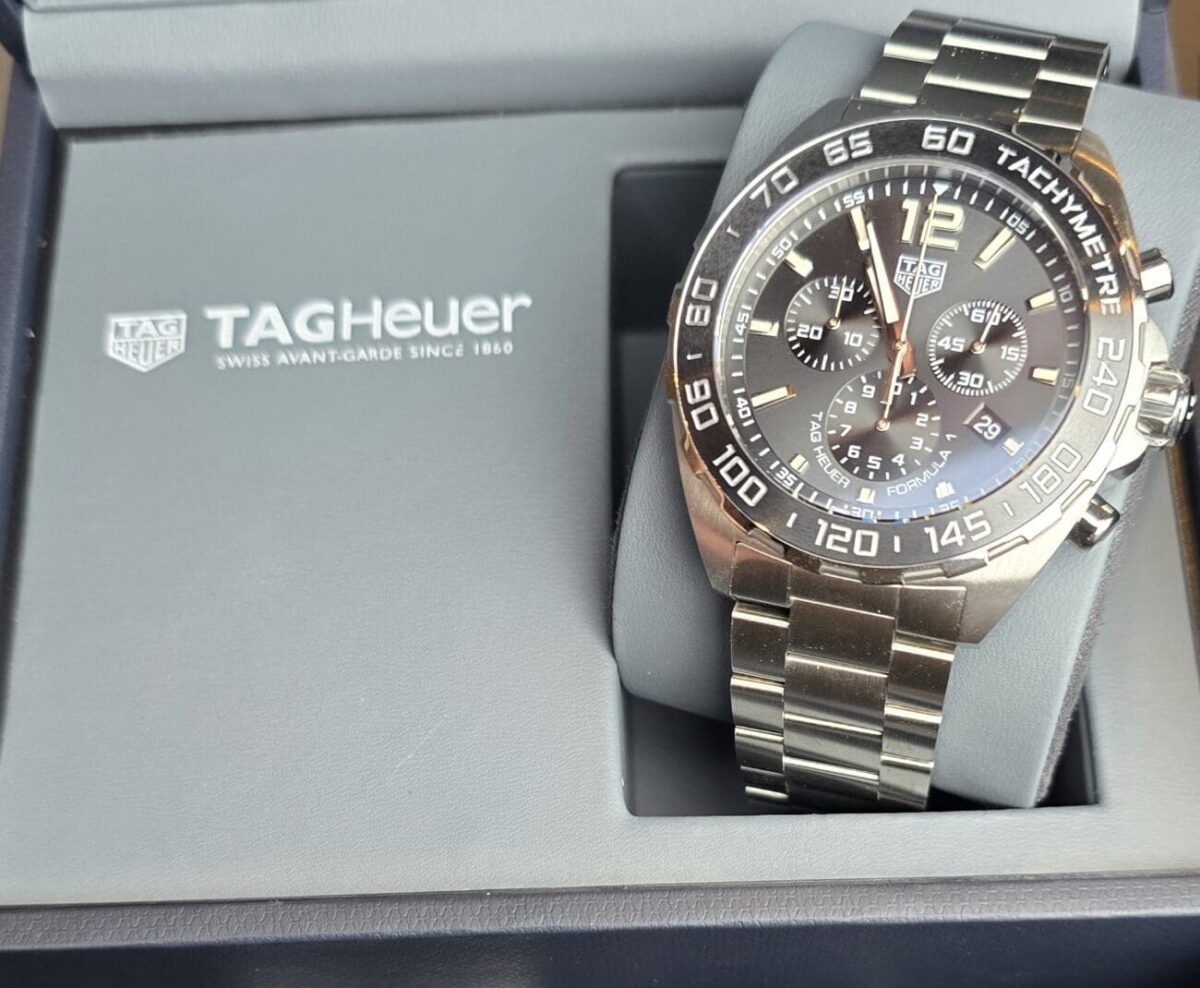 TAG Heuer Formula 1 43mm Chronograph Men's Watch OR £1250 Cash - Image 9